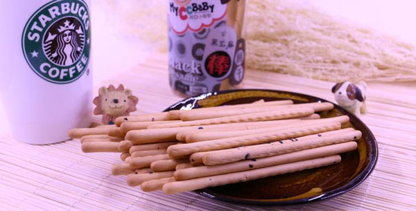 我D小蔡蔡黑芝麻棒饼干