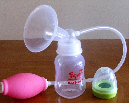 宝宝爱手动强力套装吸奶器