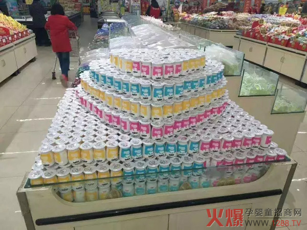 母婴店堆头陈列实际操作.jpg
