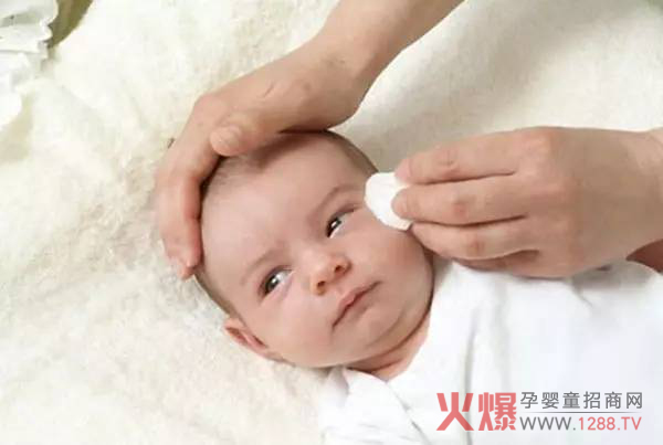 眼屎多有肝火.jpg