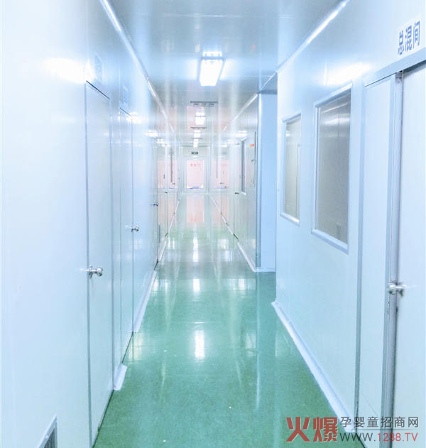 香港（巨日）健康集团净化车间.jpg