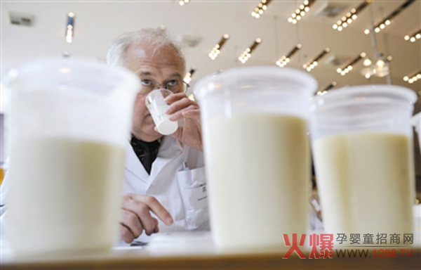 艾卡莱德奶粉工艺检验.jpg