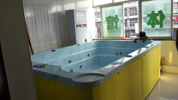 童伴麗婴游泳池实物图.jpg