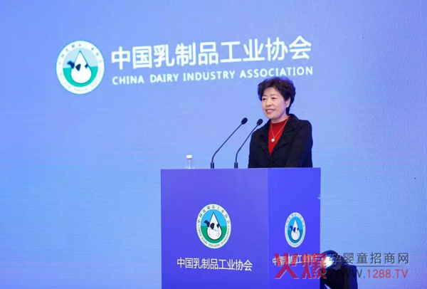 中国乳制品工业协会秘书长刘美菊.jpg