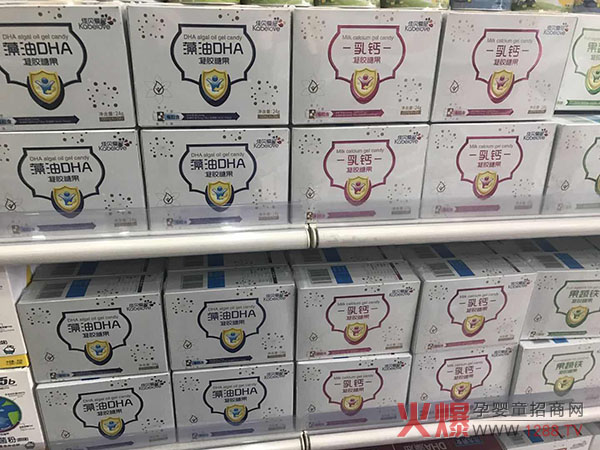 店内货架.jpg