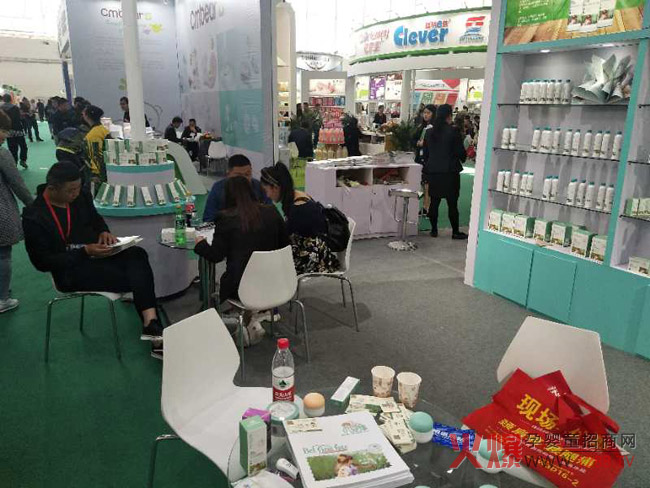 顽皮虫京正展会.jpg