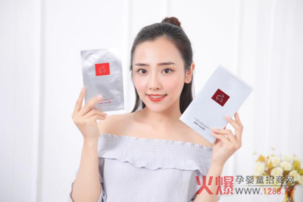 婴卫士玻尿酸润补水面膜.jpg