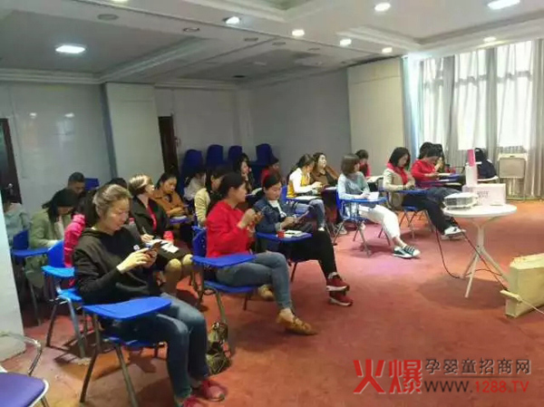 通山好妈妈系统培训现场1.jpg