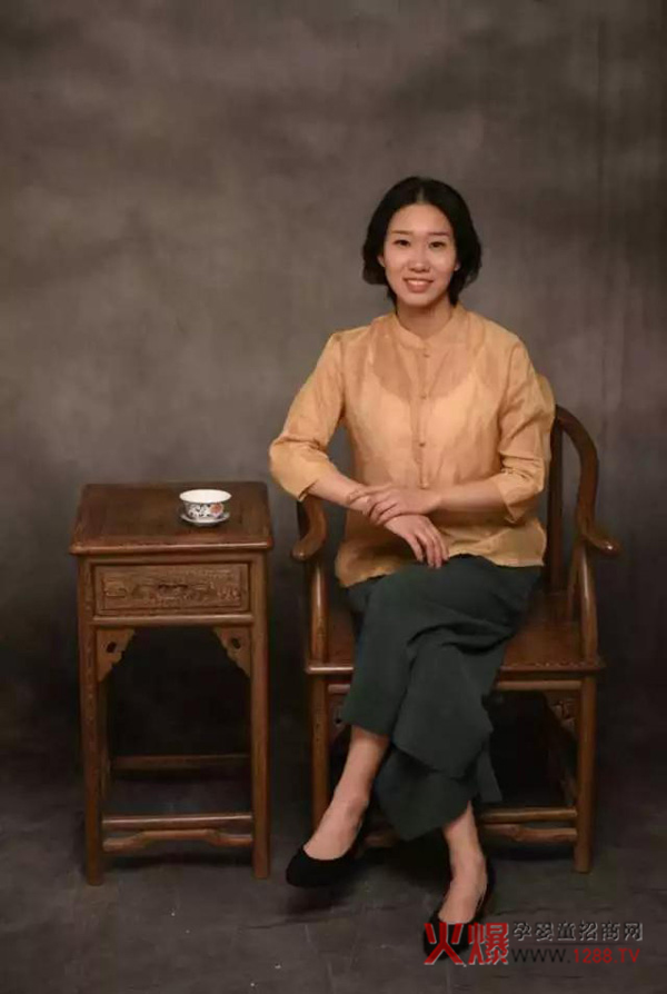药王府首席小儿推拿师纳荣老师.jpg