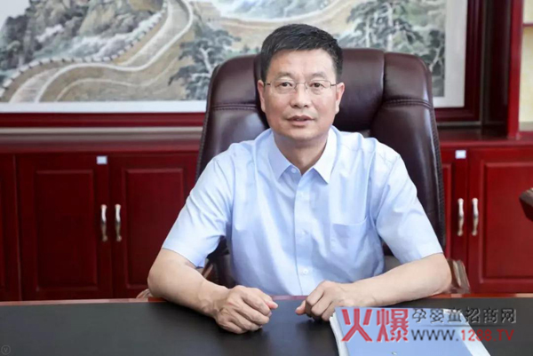 陕西和氏乳业集团董事长 刘安让.jpg