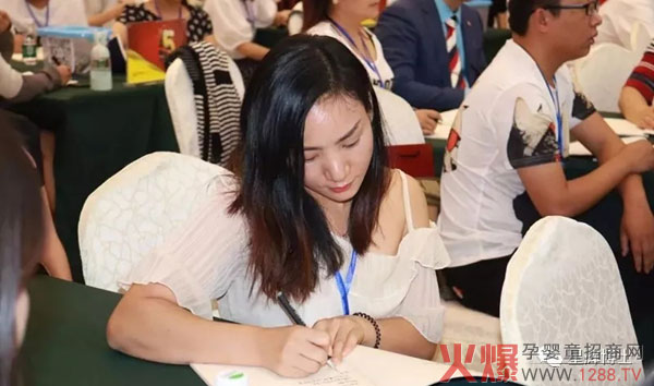 星辉学员在努力学习中.webp.jpg