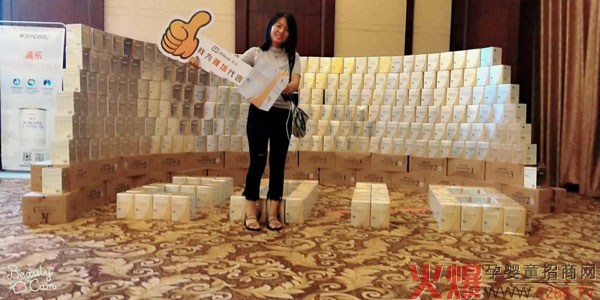 美女为雅培代言3.jpg