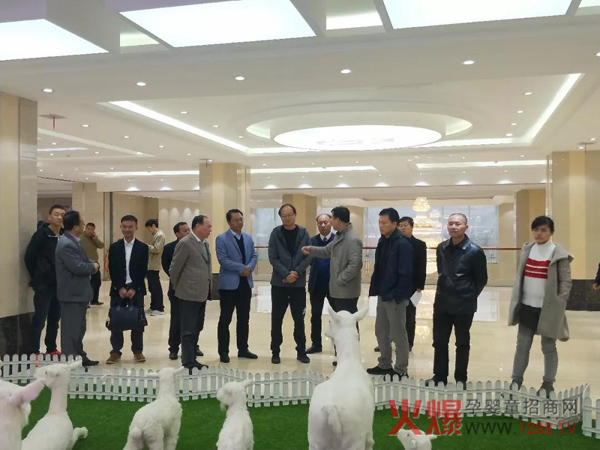 江西省抚州市人大常委会副主任宋东方一行参观和氏1.jpg