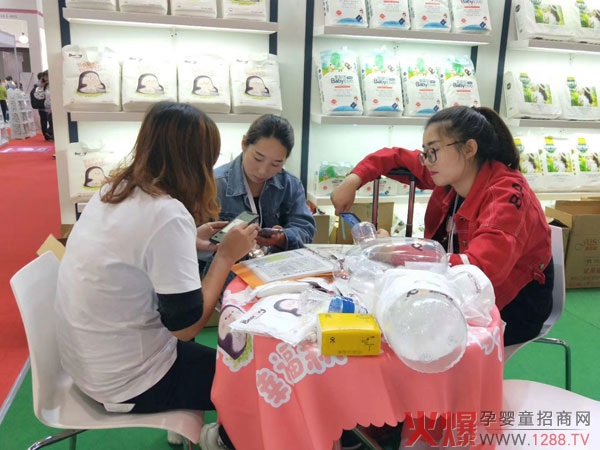 京正・广州孕婴童展盛世起航，贝贝心语品牌惊艳亮相.jpg