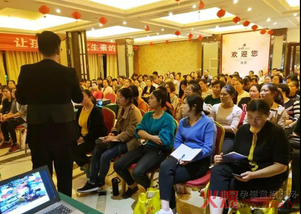 “中国健康家庭行动”走进襄阳地区母婴门店2.jpg