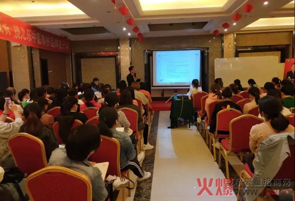“中国健康家庭行动”走进襄阳地区母婴门店4.jpg