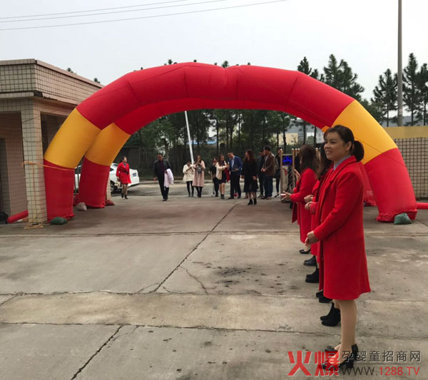 全国各地经销商莅临三诚公司参观指导2.jpg