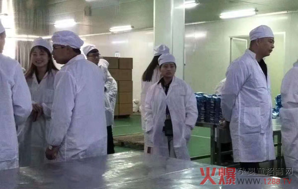 全国各地经销商莅临三诚公司参观指导.jpg
