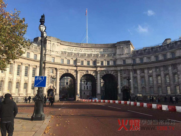 欧比佳爱尔兰产业基地见证之旅 伦敦10.jpg