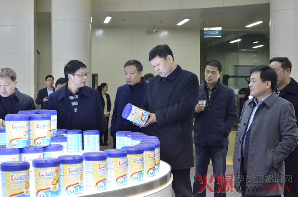 湖南省长沙市望城经济开发区领导参观欧比佳乳业2.jpg