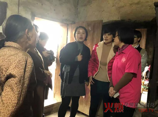 “关爱母婴公益万里行”邵阳隆回架枧村站14.jpg