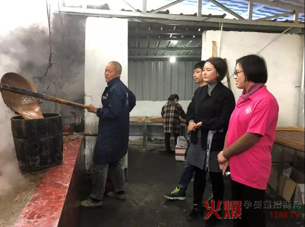 “关爱母婴公益万里行”邵阳隆回架枧村站20.jpg
