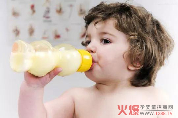 2018年中国奶粉行业阵营.jpg
