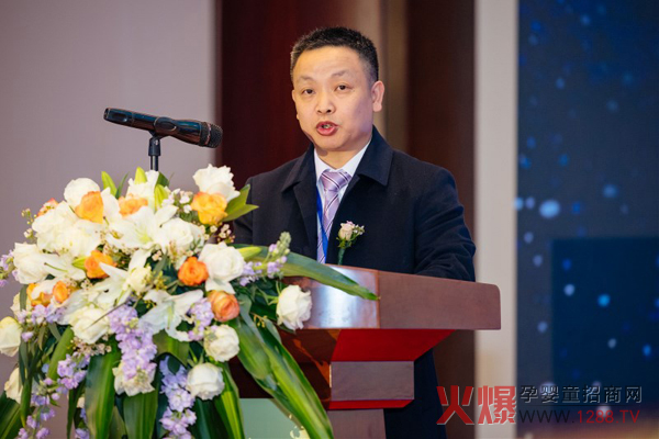 南山倍慧签约奥运冠军龙清泉5.jpg