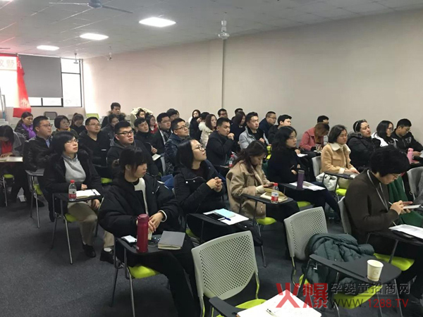 可可萌人气产品培训.jpg