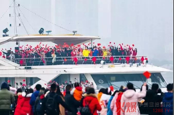 南山倍慧奶粉代言人龙清泉深情表白2.jpg 南山倍慧奶粉代言人龙清泉深情表白2.jpg