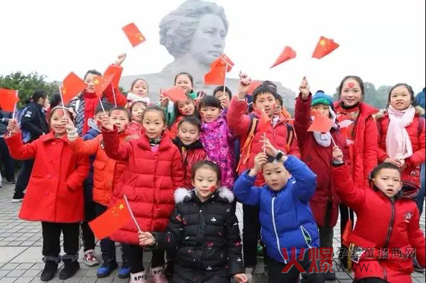 南山倍慧奶粉代言人龙清泉深情表白3.jpg 南山倍慧奶粉代言人龙清泉深情表白3.jpg