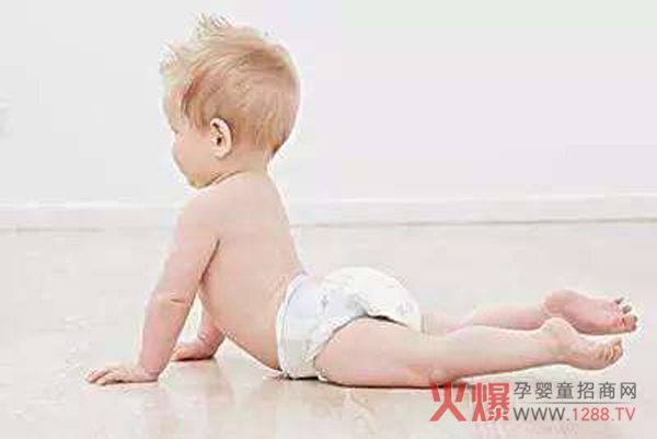 穿纸尿裤.jpg 穿纸尿裤.jpg