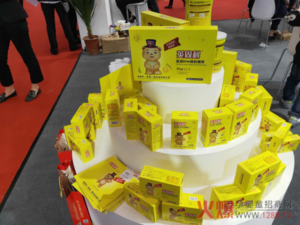 育婴氏集团携四大品牌燃爆2019京正北京展4.jpg