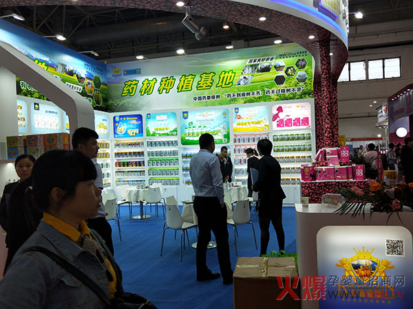粮创携金盾爱婴、酵立美登场京正展02.jpg