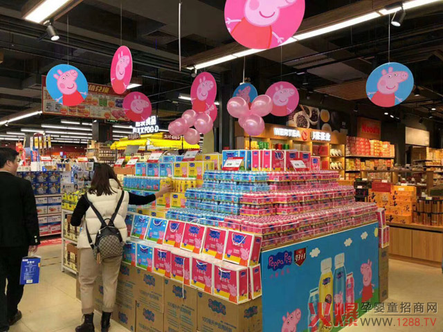 好佳一IP乳饮品市场陈列.jpg