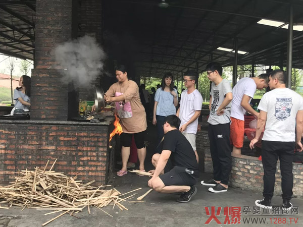 生火做饭.jpg