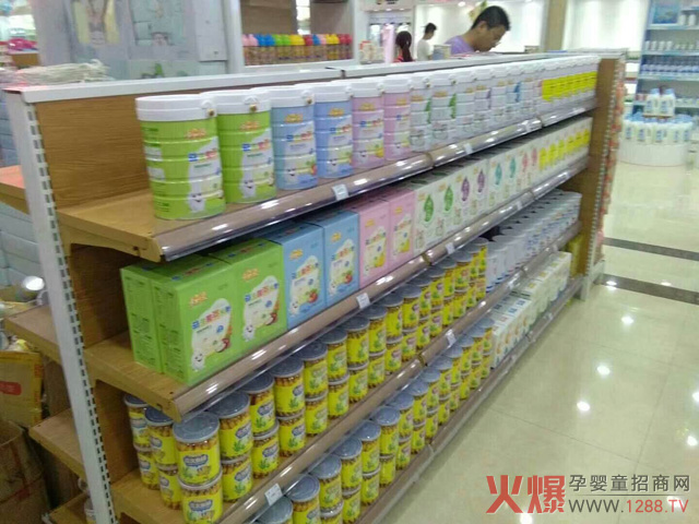 多嘉爱辅食线下陈列.jpg