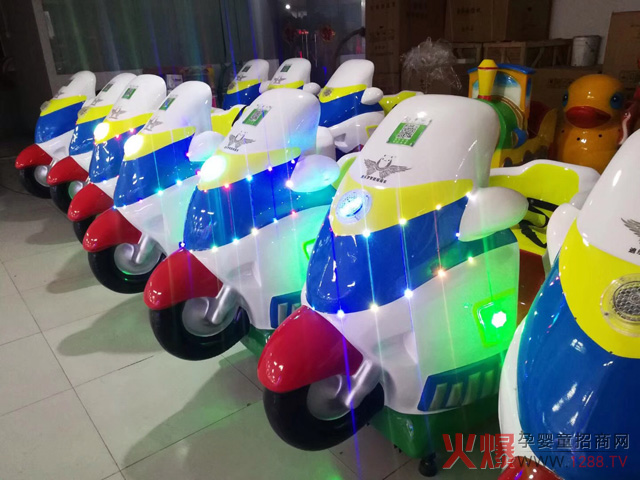 迪乐梦智能摇摇车.jpg