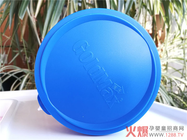 高培臻爱奶粉.jpg