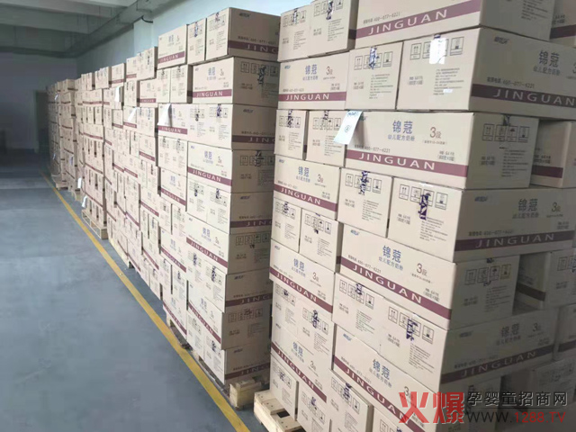 力维康奶粉堆山发货.jpg