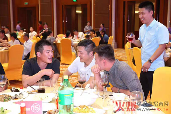 育婴氏集团海南之旅暨新品发布会晚宴.jpg