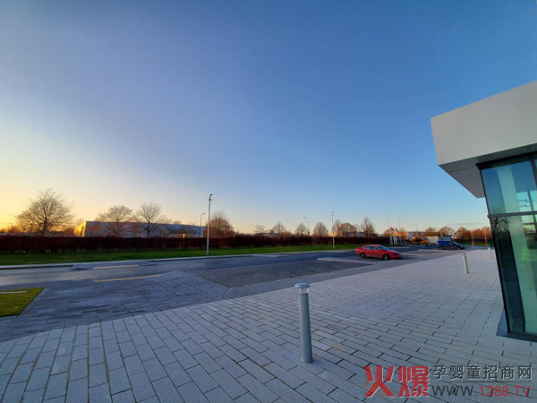 EmeRí工厂西面外景.jpg