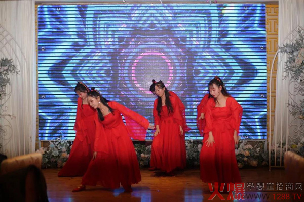 那拉乳业集团2020年年会庆典15.jpg