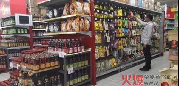 超市没有明显的儿童零食区.jpg
