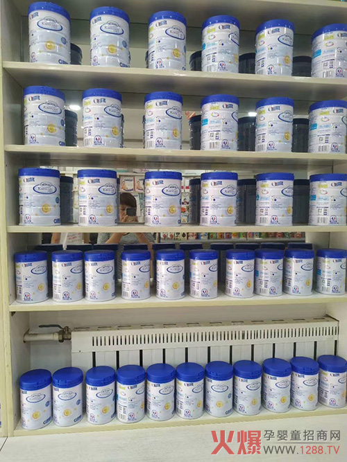 施百利乳酸菌奶粉陈列一�.jpg