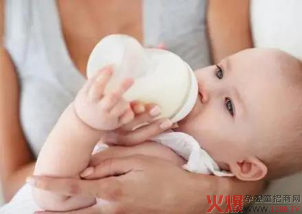 爱能特：长期喝羊奶粉好吗？哪些人群更适合饮用羊奶�?.jpg