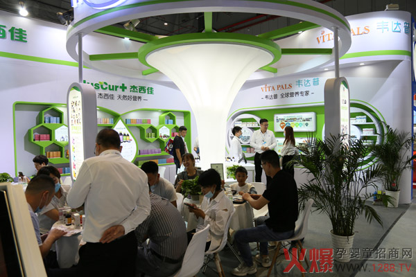 实力出征上海CBME孕婴童展，韦达普、杰西佳品牌首日即掀订货狂潮�.jpg