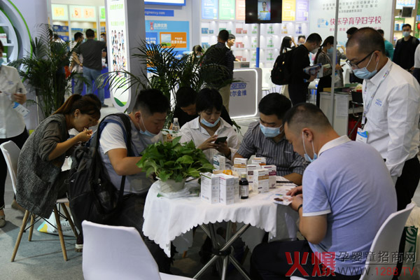 实力出征上海CBME孕婴童展，韦达普、杰西佳品牌首日即掀订货狂潮�?.jpg
