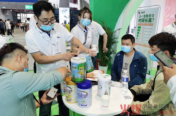 南山展台人气爆棚，直�?020上海CBME4.jpg