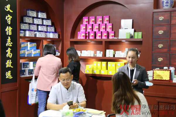 来自药都・药企保证--熊长泰上海CBME现场，百年老字号人气火�?.jpg